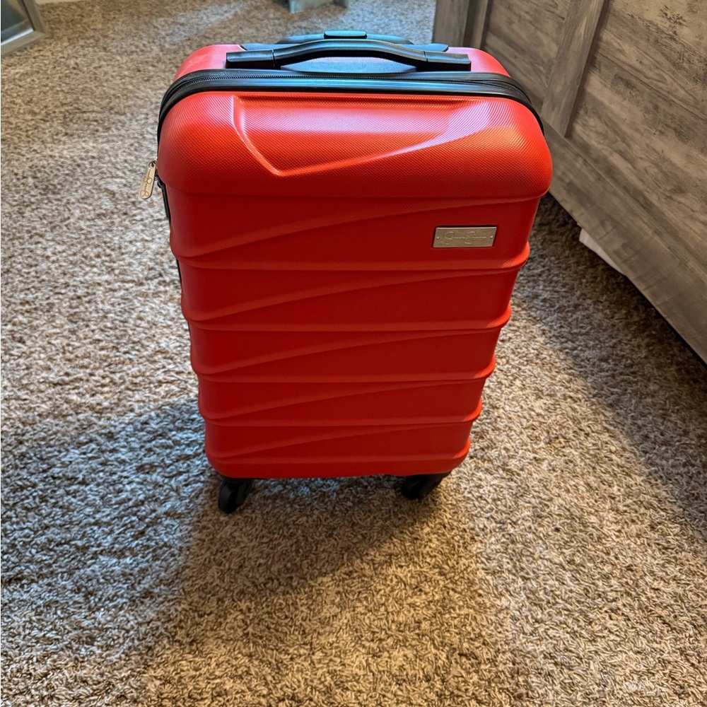 Luggage - Carry On